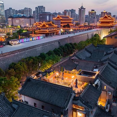 Joke Inn Xian Bagian luar foto