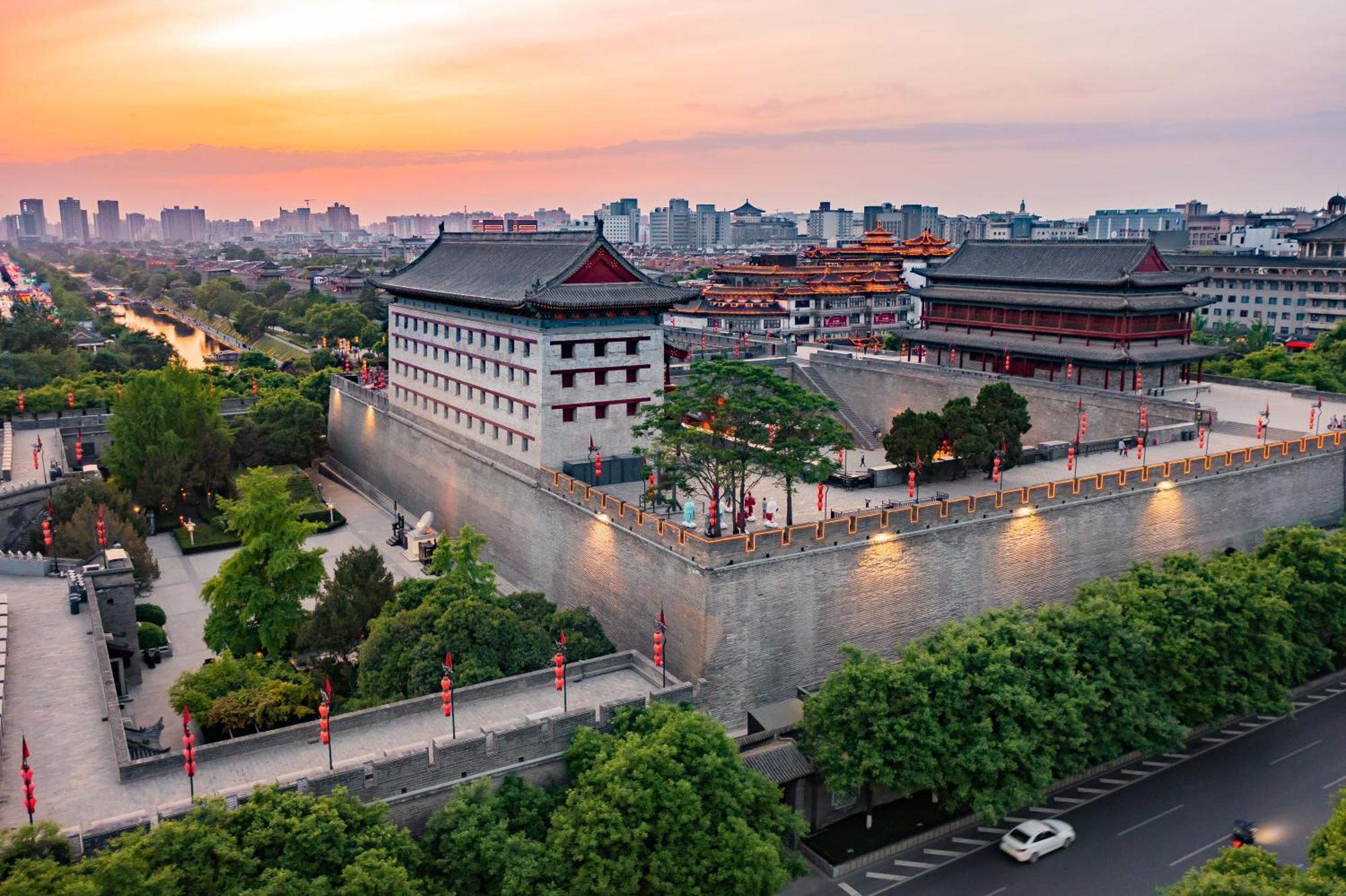 Joke Inn Xian Bagian luar foto